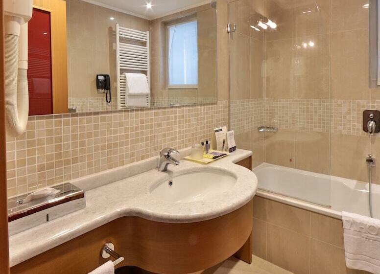 古典房间, Unahotels The One Milano Hotel & Residence