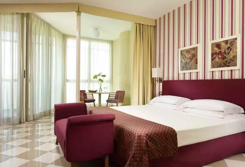 اتاق اجرایی, Unahotels The One Milano Hotel & Residence