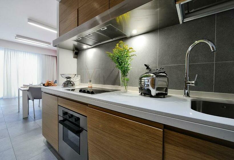 סוויטה צדדית נוף לים, Valentino Spa Resort