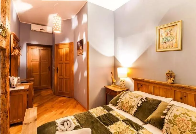 エコノミールーム, Aparthotel Oberża