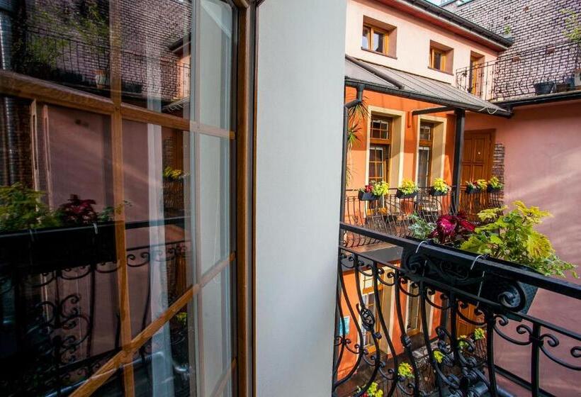 غرفة إقتصادية, Aparthotel Oberża