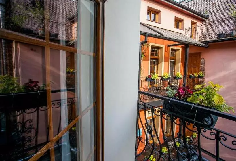 エコノミールーム, Aparthotel Oberża