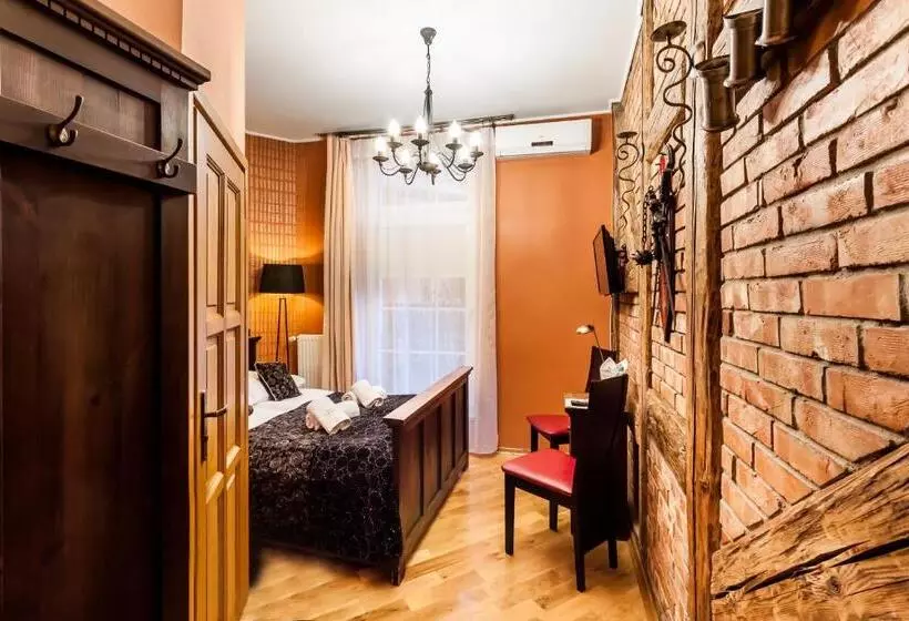 エコノミールーム, Aparthotel Oberża