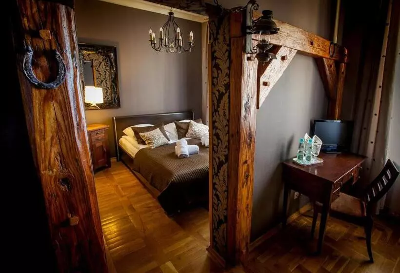 エコノミールーム, Aparthotel Oberża
