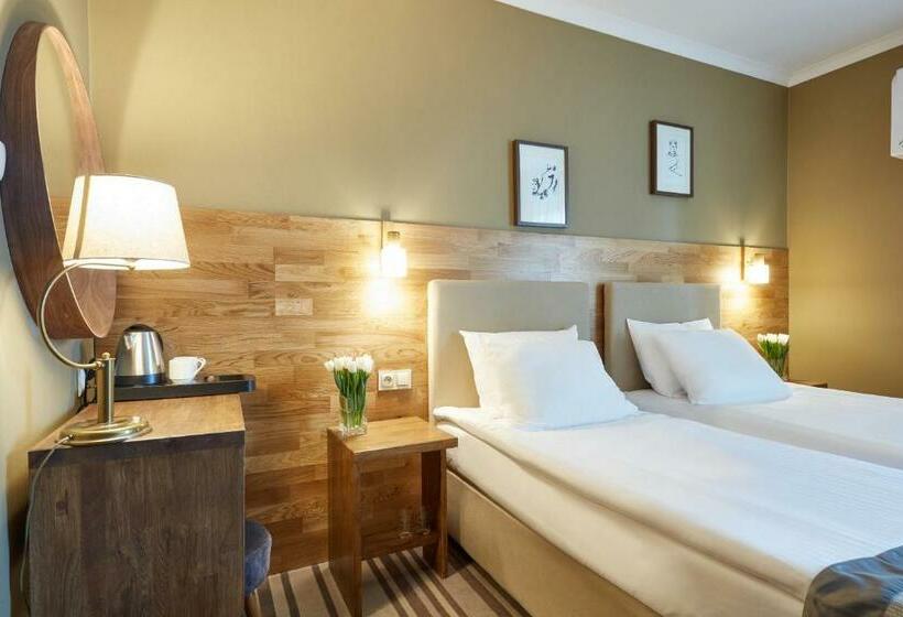 חדר סטנדרט, Batory