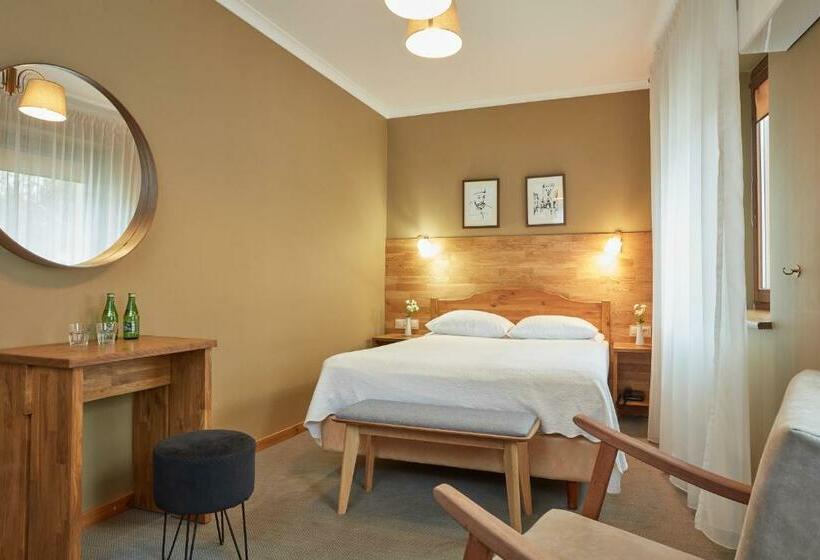 חדר סטנדרט, Batory