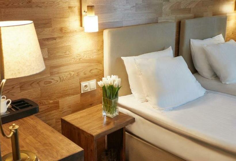 חדר סטנדרט, Batory