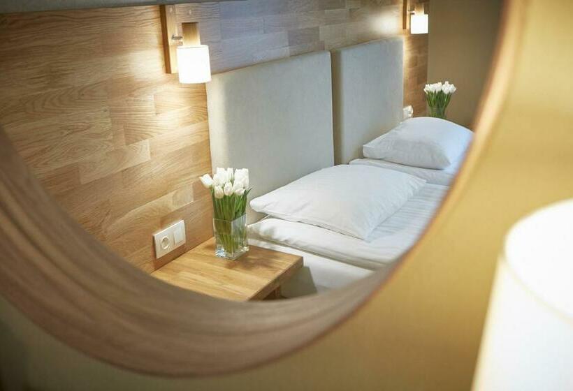 חדר סטנדרט, Batory