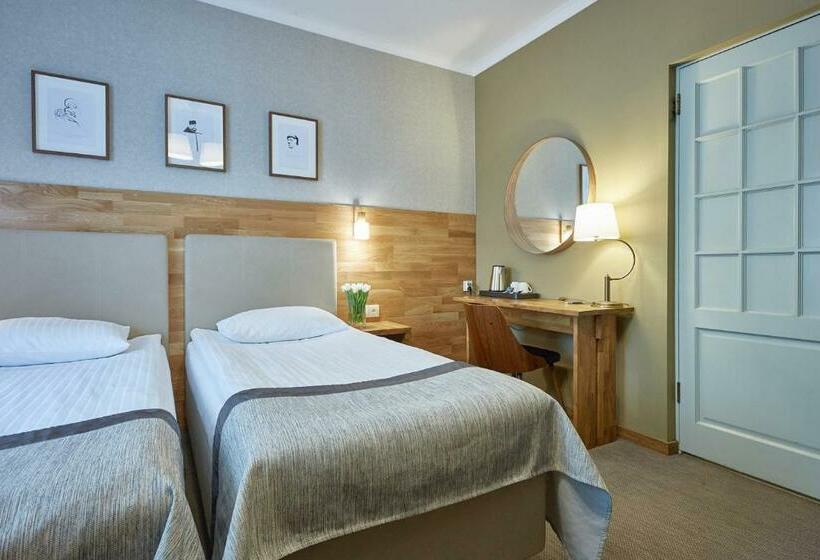 חדר סטנדרט, Batory