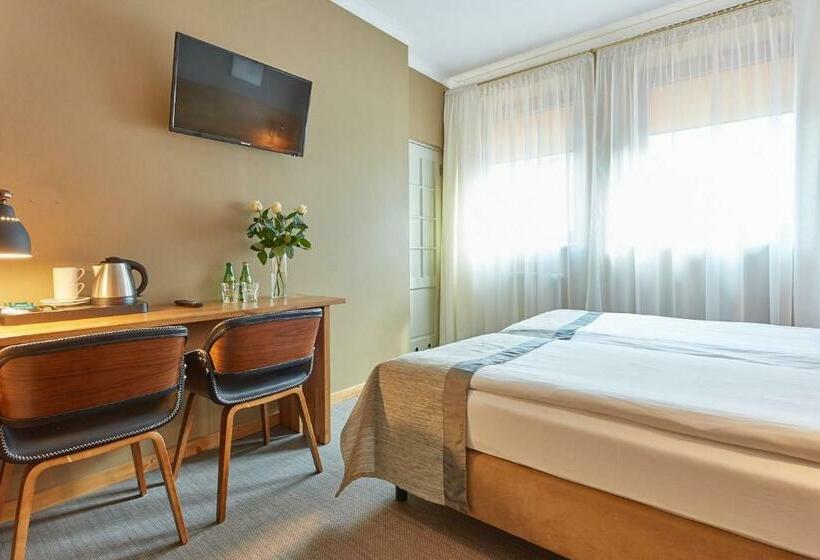 חדר סטנדרט, Batory