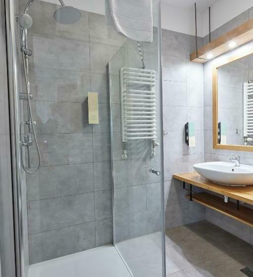 חדר סטנדרט, Batory