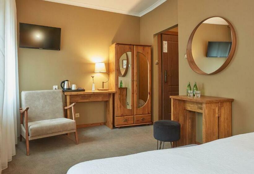 חדר סטנדרט, Batory