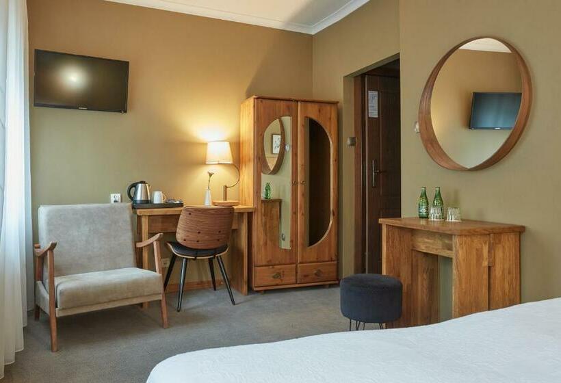 חדר סטנדרט, Batory