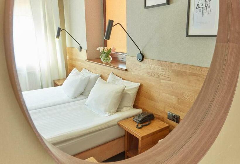 חדר סטנדרט, Batory