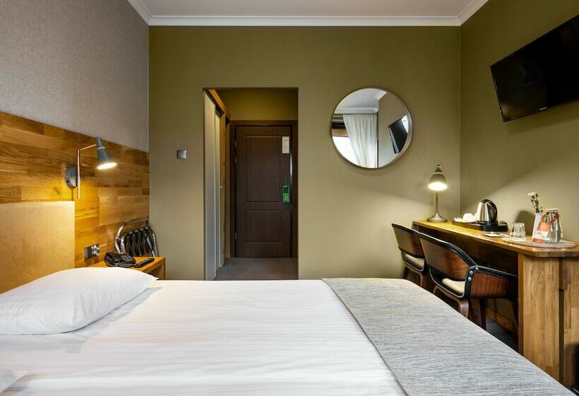 חדר סטנדרט, Batory