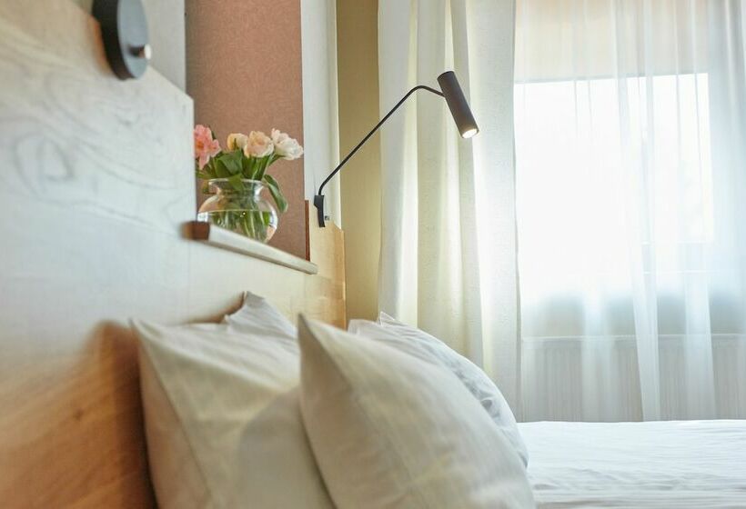 חדר סטנדרט, Batory