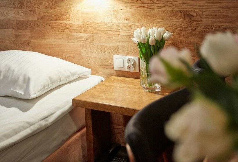 חדר סטנדרט, Batory