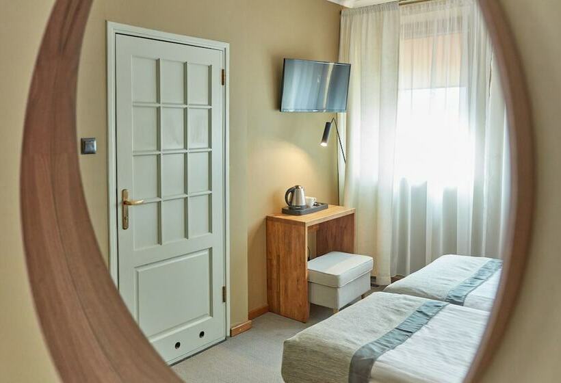 חדר סטנדרט, Batory