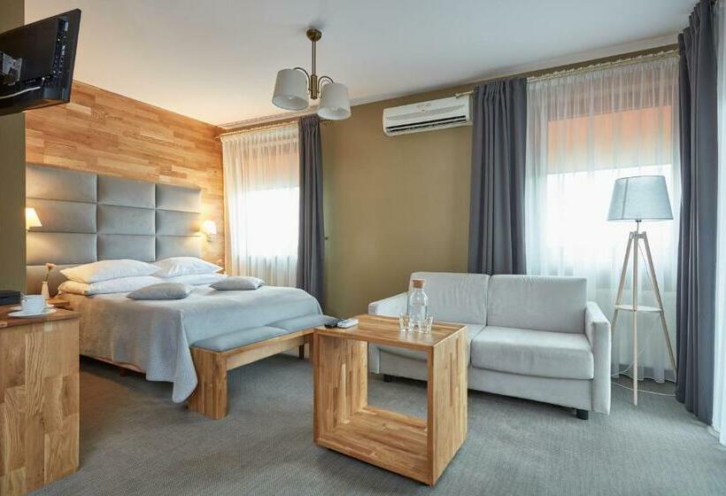 חדר דלוקס, Batory