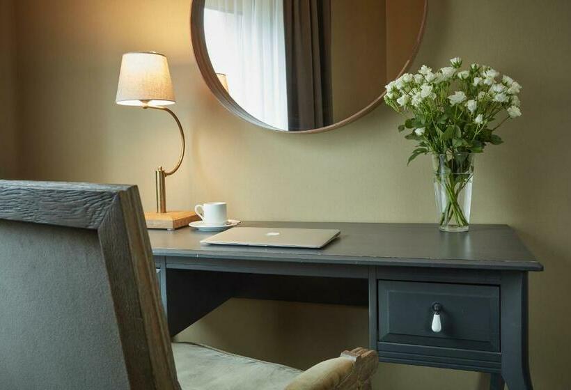 חדר דלוקס, Batory