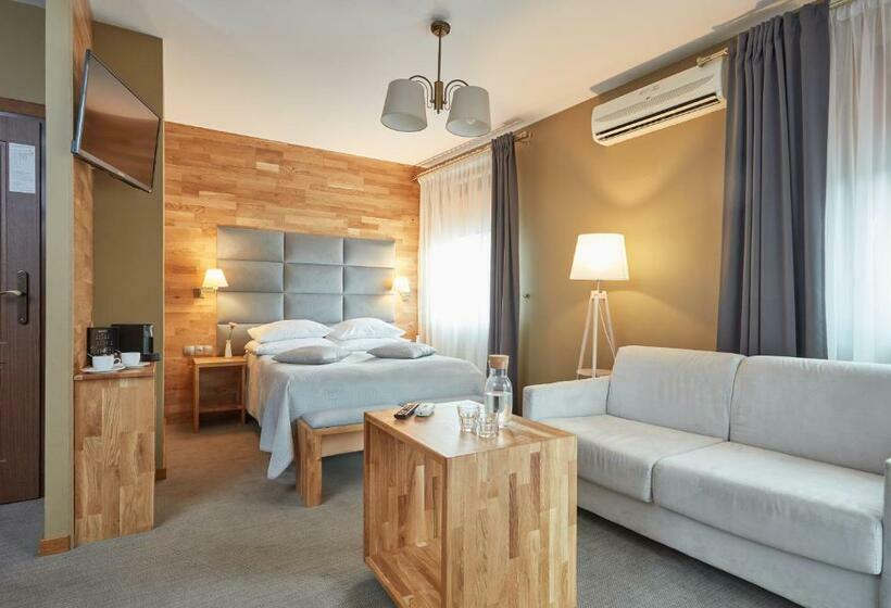 חדר דלוקס, Batory