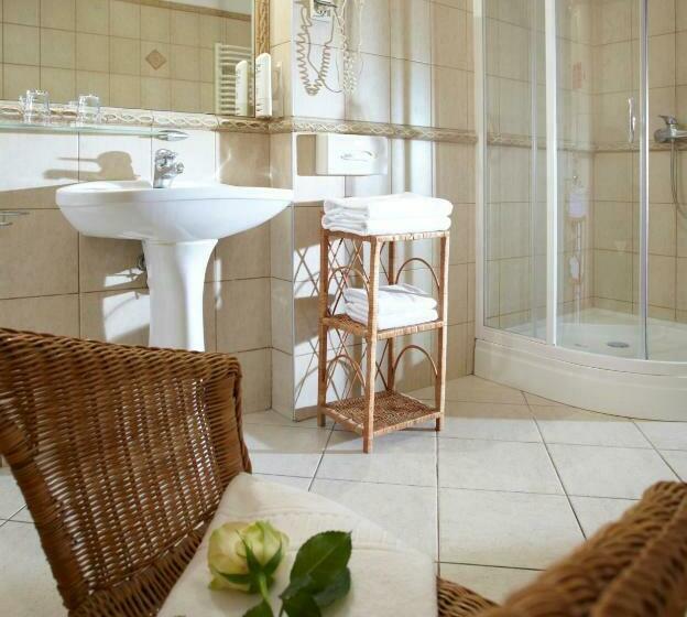 חדר דלוקס, Batory