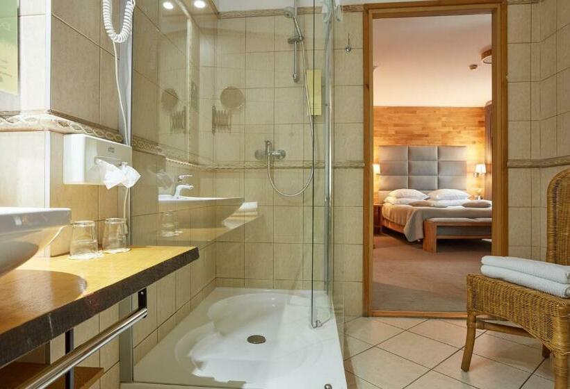 חדר דלוקס, Batory