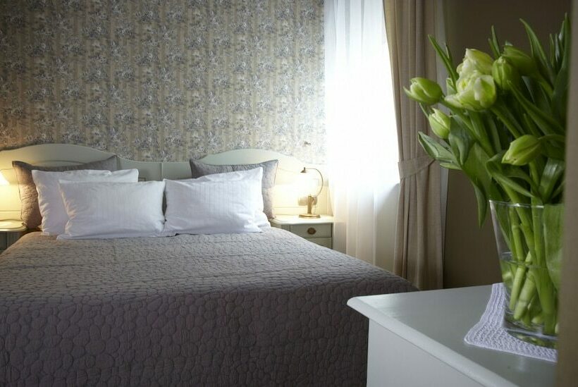 חדר דלוקס, Batory