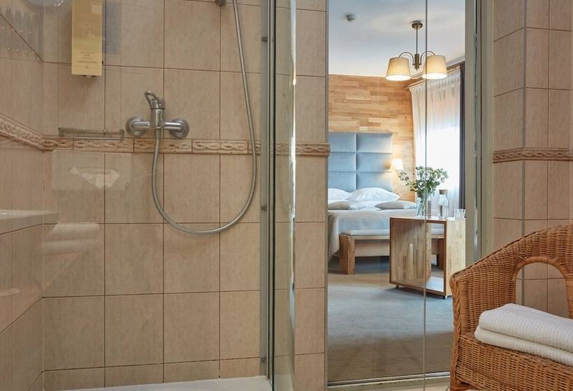 חדר דלוקס, Batory