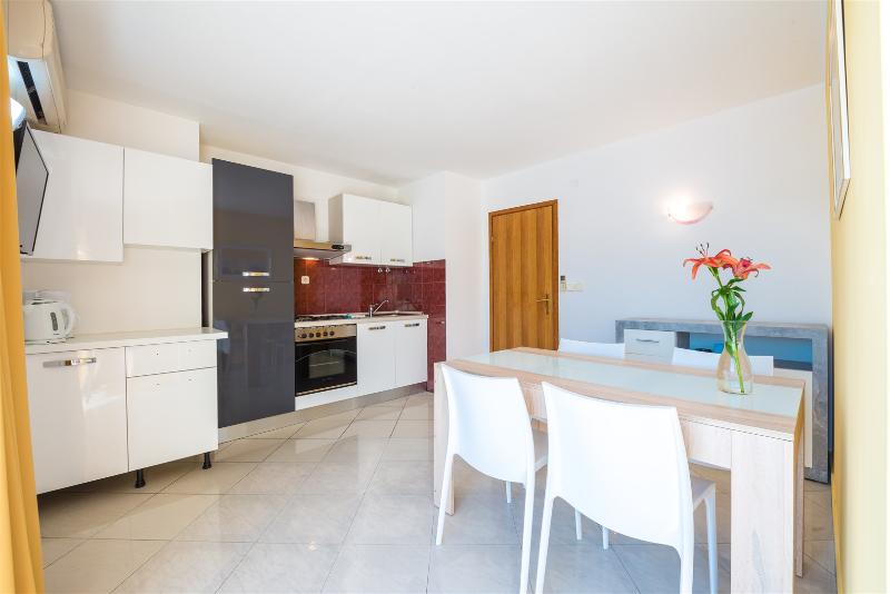 آپارتمان 2 خوابه, Beach Villa Ratac