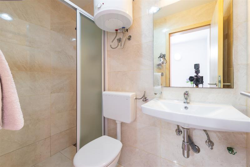 استودیوی استاندارد, Beach Villa Ratac