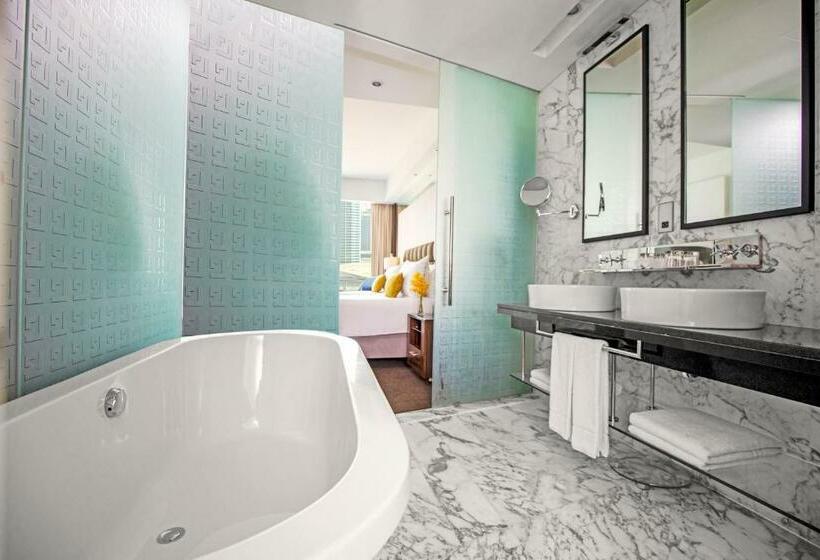 Номер Deluxe, Voco Bonnington Dubai, An Ihg