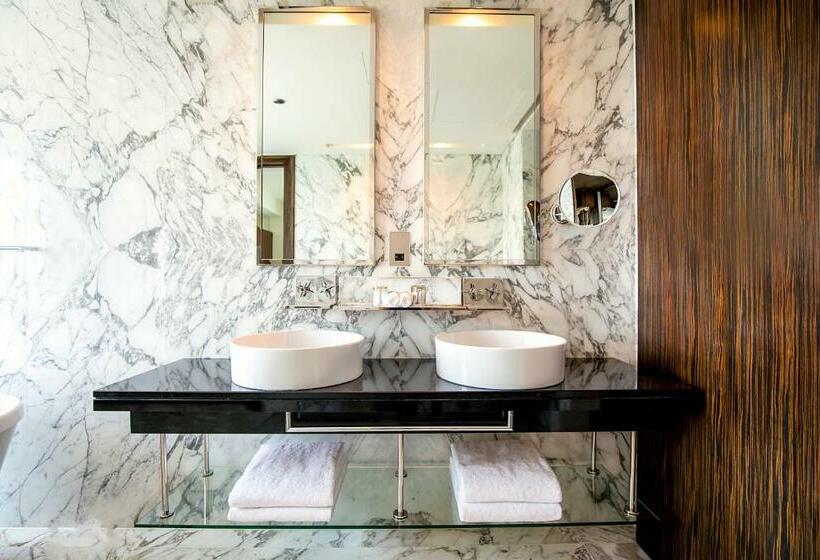 Номер Deluxe, Voco Bonnington Dubai, An Ihg