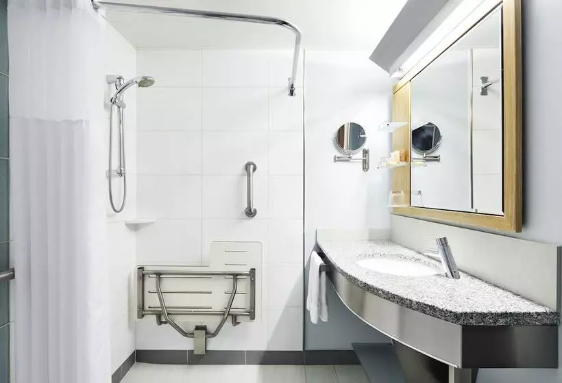 اتاق استاندارد برای معلولان, Club Quarters Hotel World Trade Center, New York
