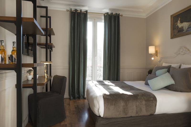 スタンダードルーム, De La Porte Doree