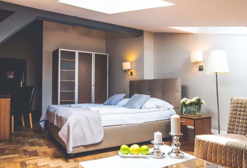 اتاق سوپریور, Floryan Old Town