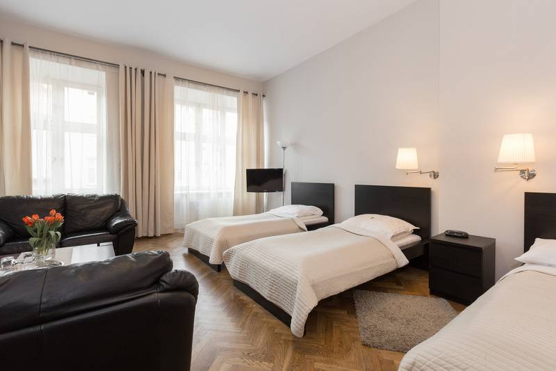 اتاق سوپریور چهار تخته, Floryan Old Town