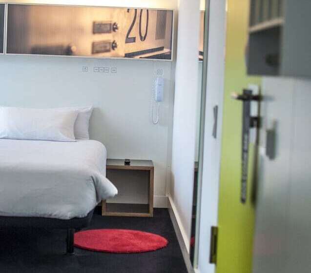 اتاق استاندارد, Gat Point Charlie