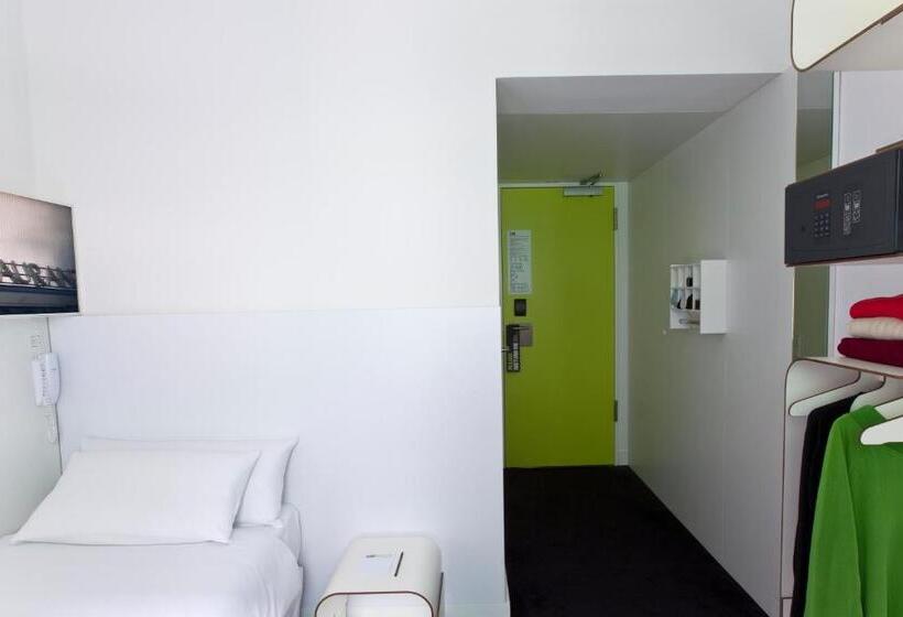 اتاق استاندارد یک نفره, Gat Point Charlie