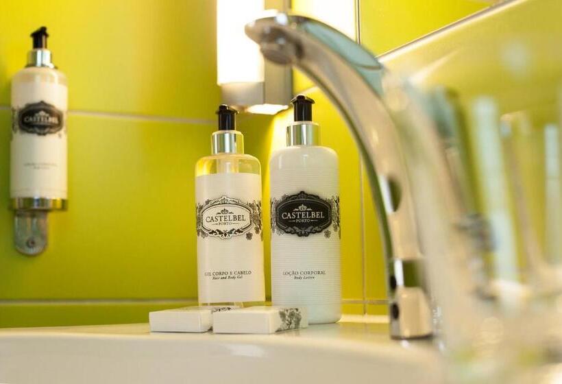 اتاق استاندارد, Gat Point Charlie