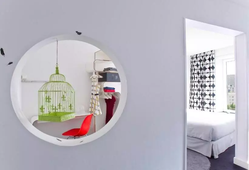 Junior Suite, Gat Point Charlie