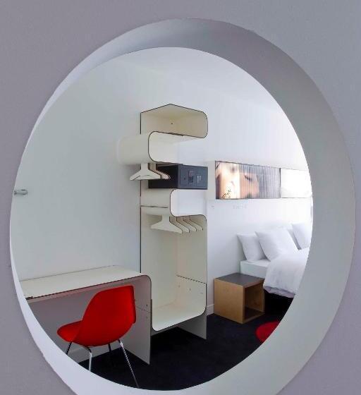 سوییت جونیور, Gat Point Charlie