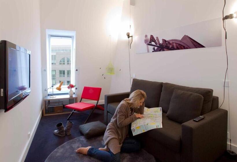 سوییت جونیور, Gat Point Charlie