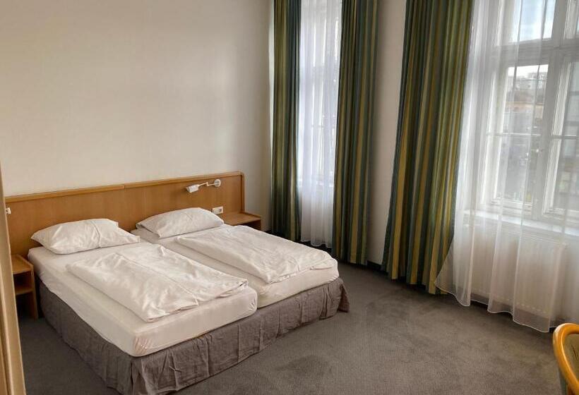 컴포트 룸, Kolbeck Rooms