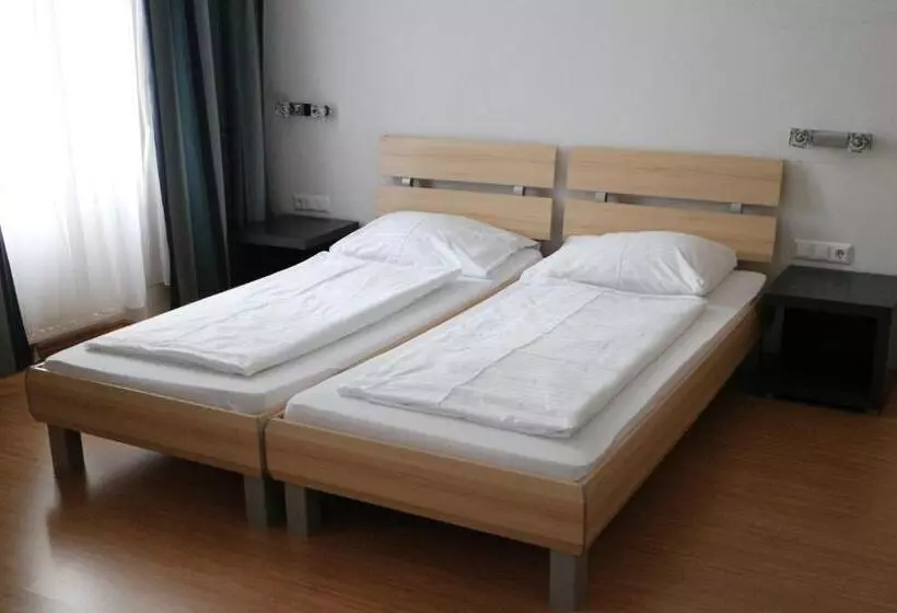 Standard Kolmen Hengen Huone, Kolbeck Rooms