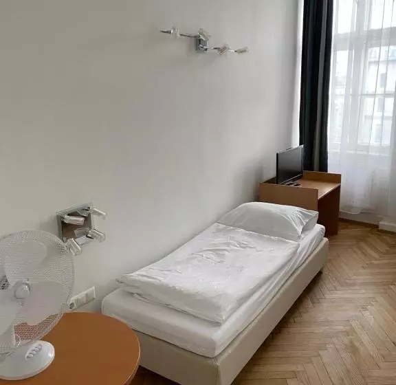 Standard Kolmen Hengen Huone, Kolbeck Rooms