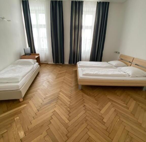 اتاق استاندارد سه نفره, Kolbeck Rooms