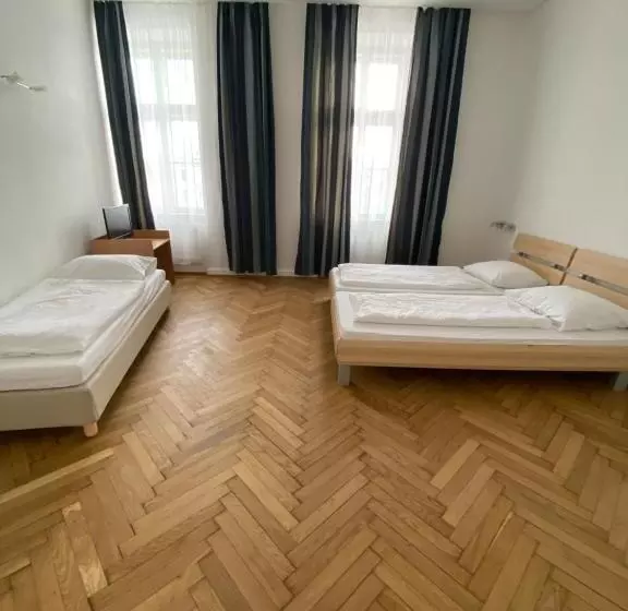 Standard Kolmen Hengen Huone, Kolbeck Rooms