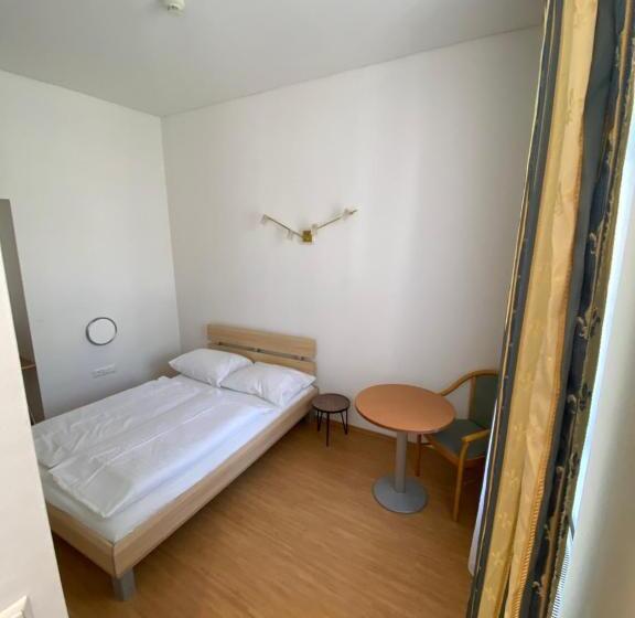 اتاق عادی, Kolbeck Rooms