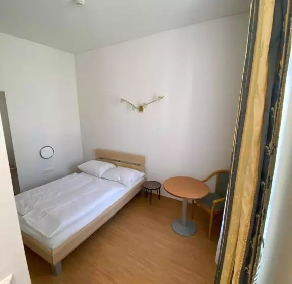Basic-huone, Kolbeck Rooms